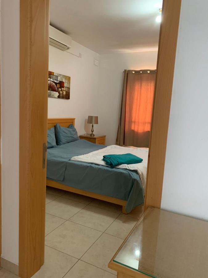 Paola Court Apartamento Mellieha Exterior foto